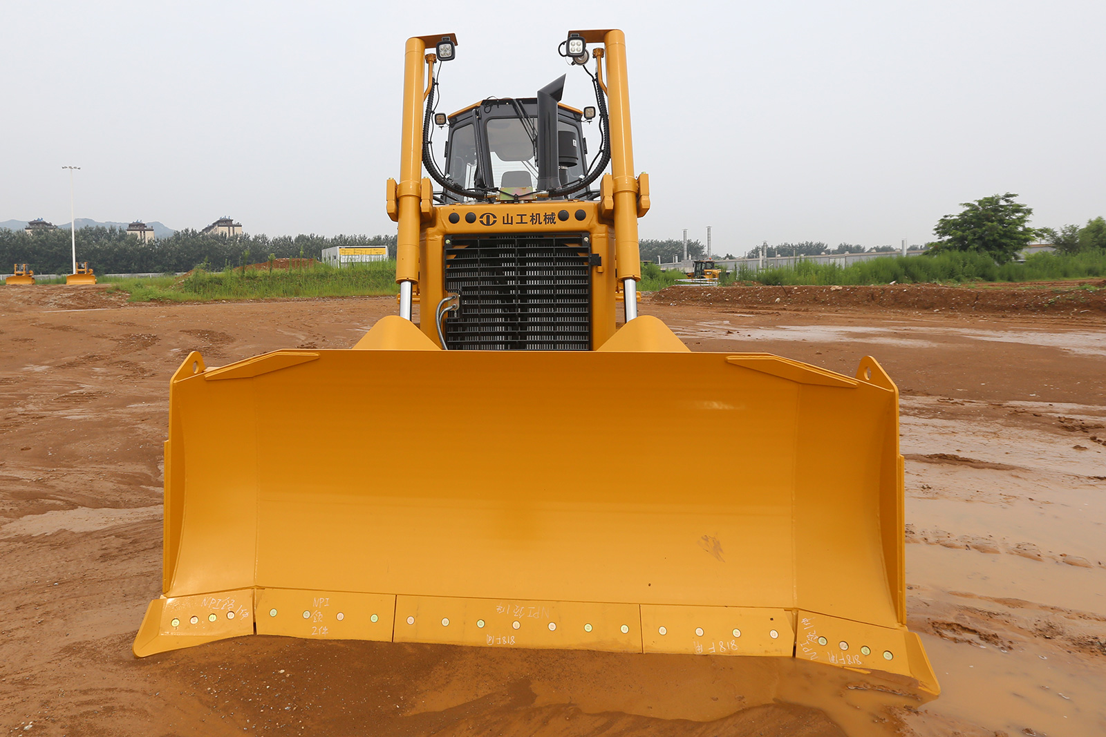 SEM_产品_山工机械 818F（非道路国四）
