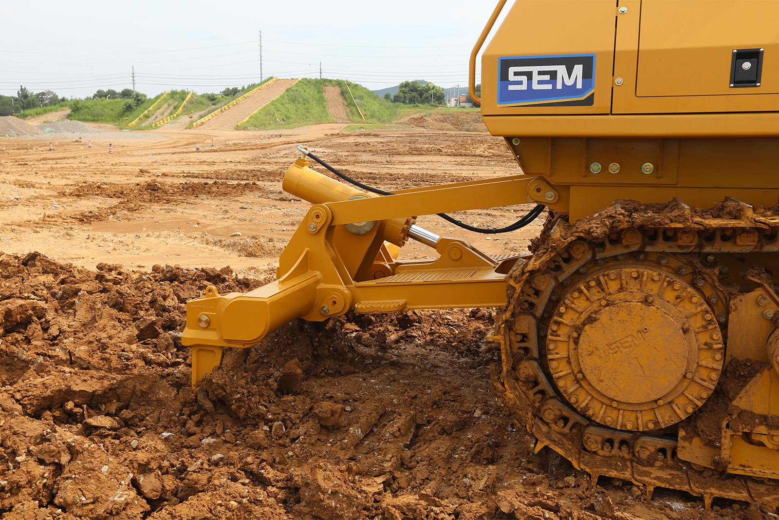SEM_产品_山工机械 818F（非道路国四）