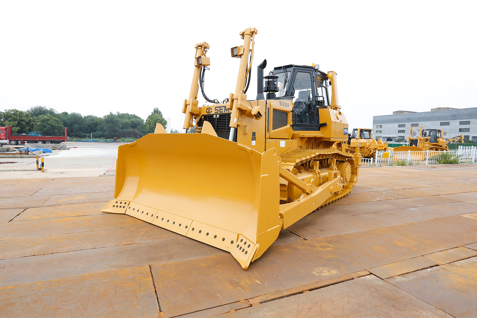 SEM_Продукция_Бульдозер SEM 826F