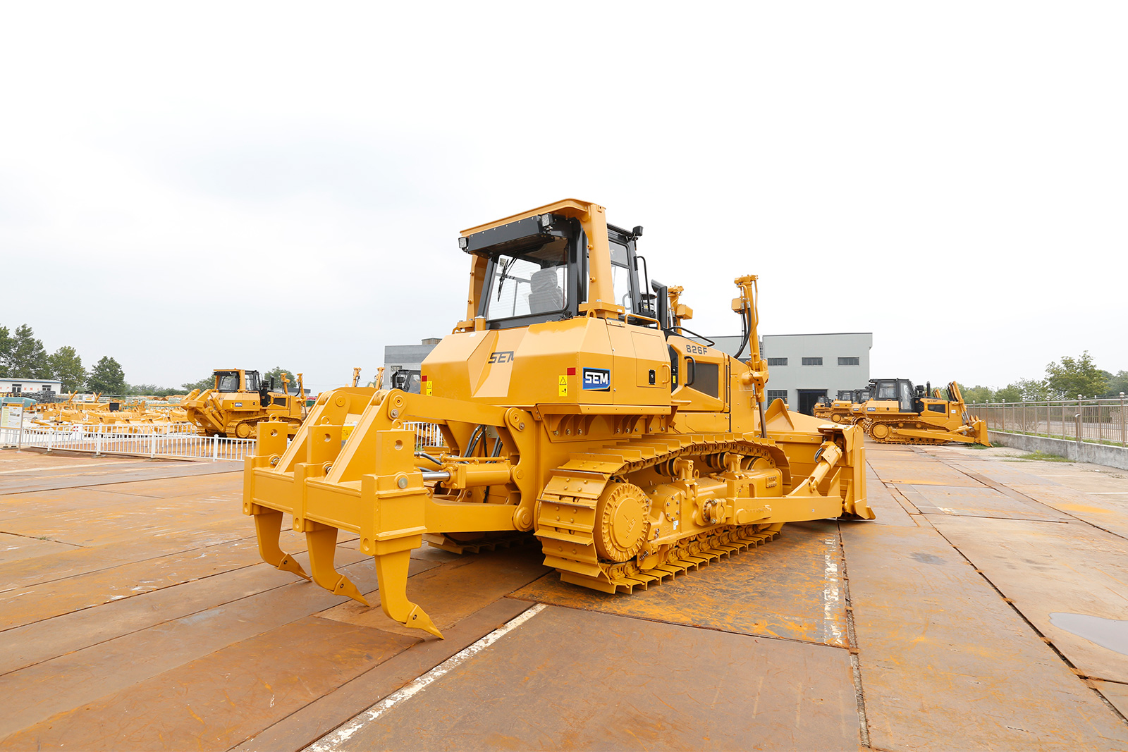 SEM_Продукция_Бульдозер SEM 826F
